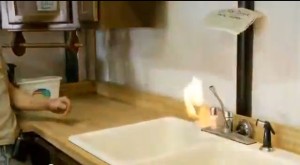 Se pare ca pana si apa de la chiuveta poate lua foc datorita contaminarii cu gaze