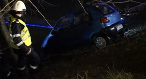 Un Daewoo Matiz a cazut in Bega dar pasagerii au scapat cu viata (Youtube user TionTimisOnline)