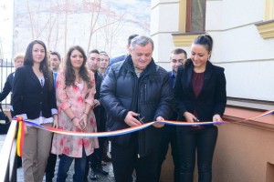 Dobre si Ontanu inaugureaza donatia vilei catre ONG-ul tinerilor UNPR-isti (foto: flux24.ro)