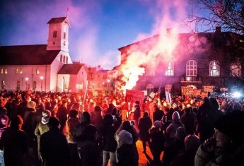 Panama Papers declanseaza proteste la Reykjavik (foto: Twitter/@AnonPress)