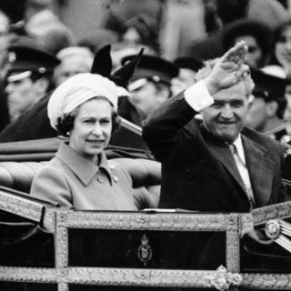 Nicolae Ceausescu si Regina Angliei