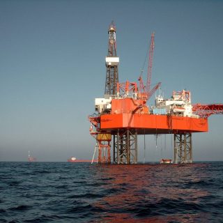 Platforma petroliera marina